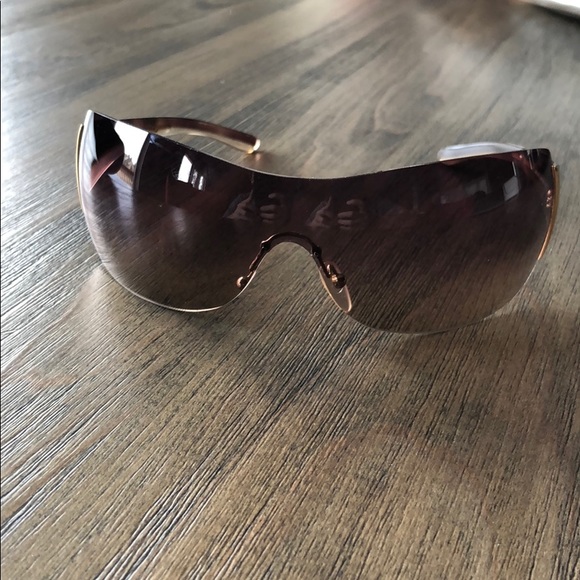 Prada sunglasses - Picture 2 of 10